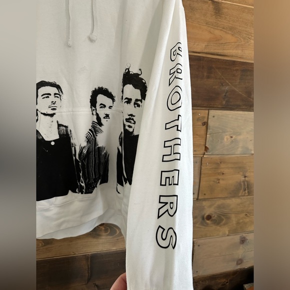 Jonas Brothers 2023 five albums one night tour hoodie Size XL - Picture 5 of 8